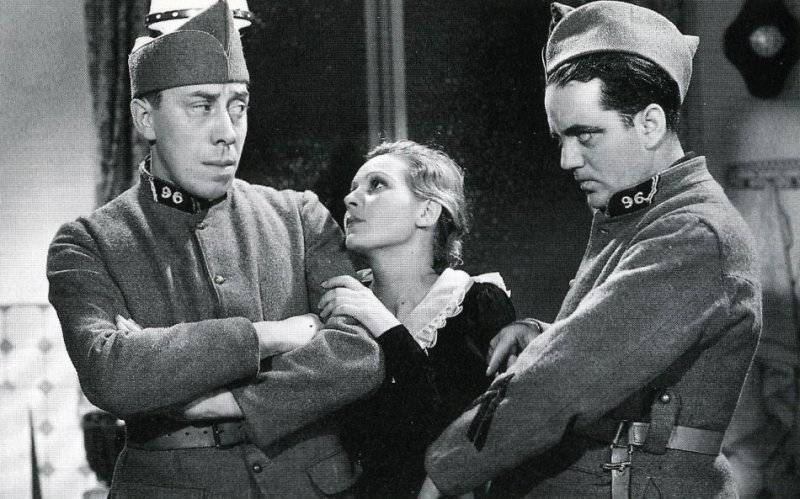 Foto di scena tratta dal film “Ignace” del 1937. 
Da sinistra verso destra: Fernandel (Ignace), Dany Lorys (Annette) e Raymond Cordy: Il soldato Philibert