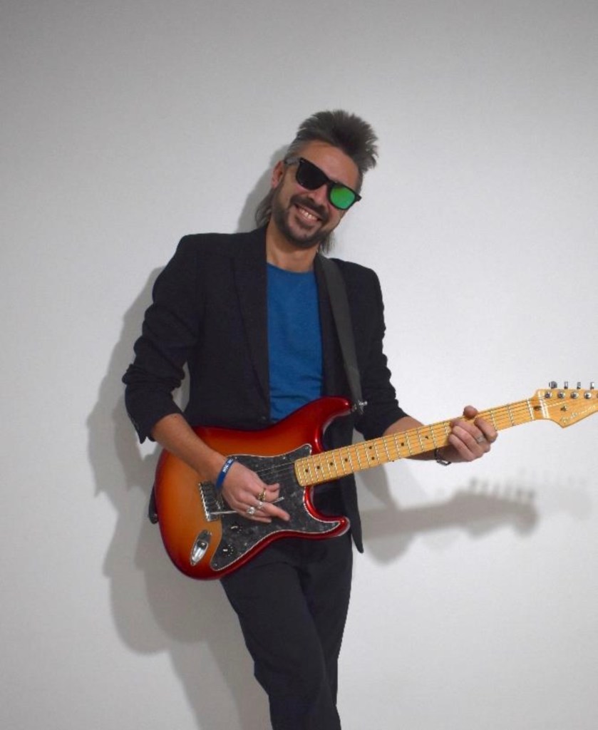 Da Orione a ’o rione: la crociera nell’esosfera di Eric Mormile