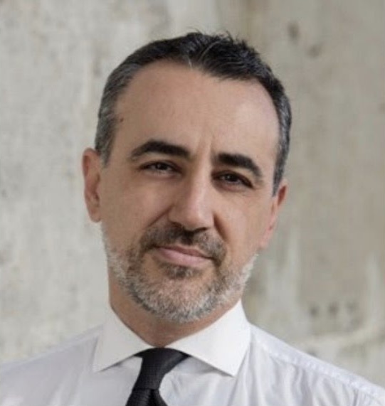 Il corpo contro l’algoritmo: la sfida di Platone alla Silicon Valley